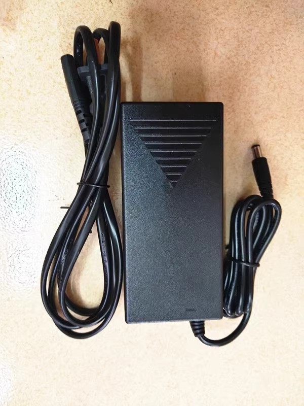 *Brand NEW* 19V 4A AC DC ADAPTHE GPCSW1904000CD00 POWER Supply