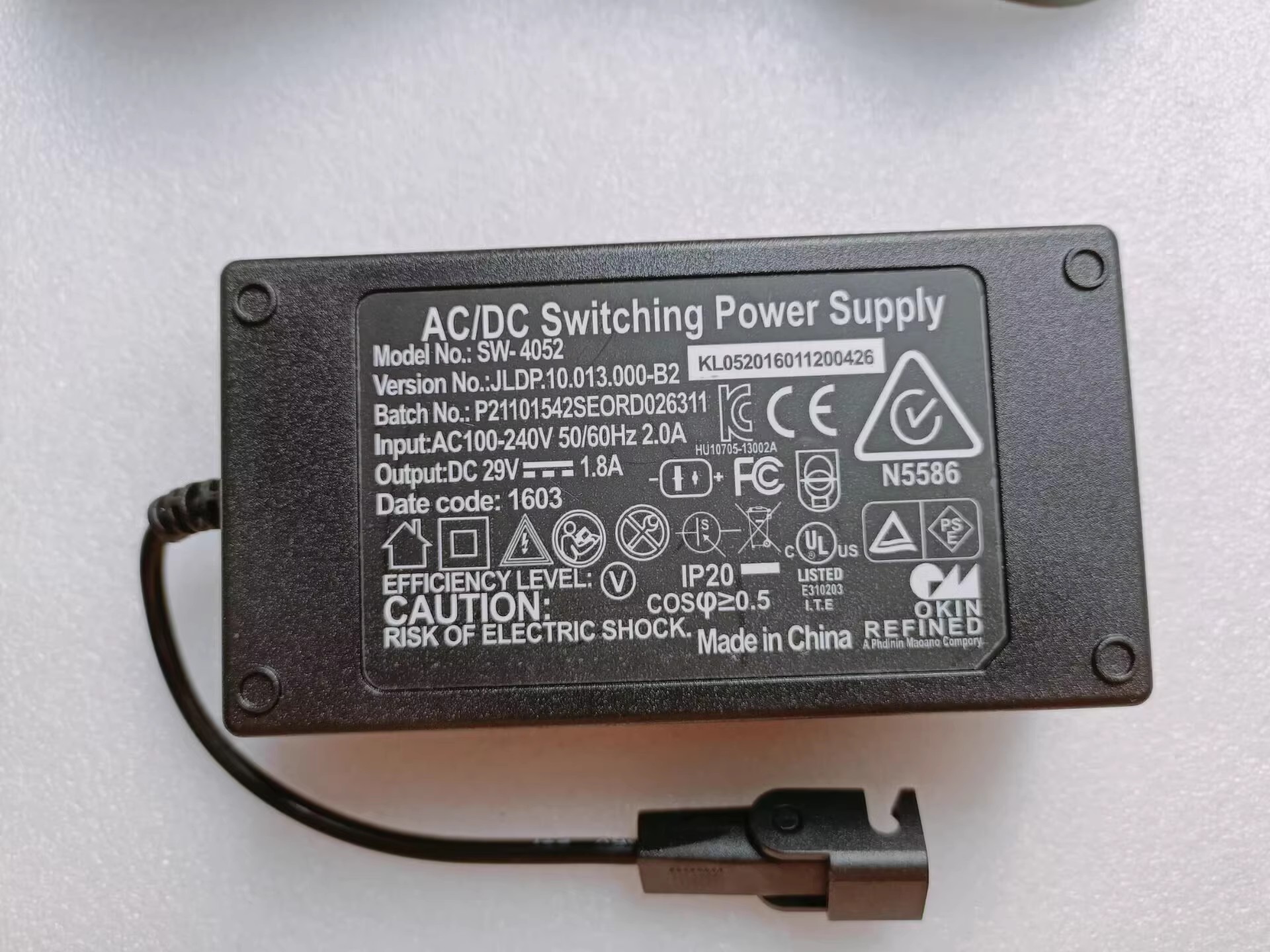 *Brand NEW* AC100-240V 50/60Hz 29V 1.8A 2A AC DC ADAPTHE SW-4052 POWER Supply