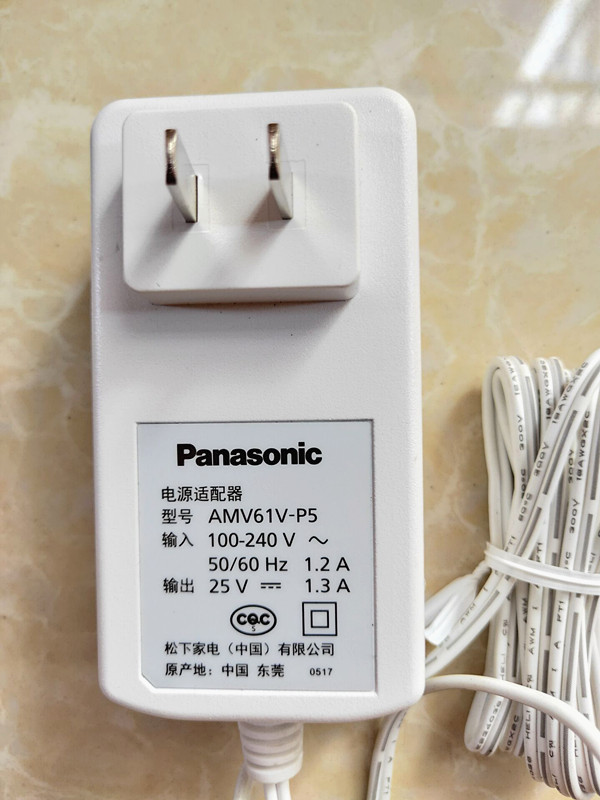 *Brand NEW*Original Panasonic handheld vacuum cleaner AMV61V-P5 power adapter AMV61V-MB 25V1.3A charger